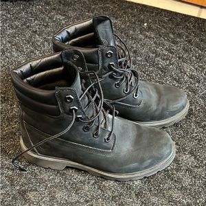 Black timberlands- worn twice